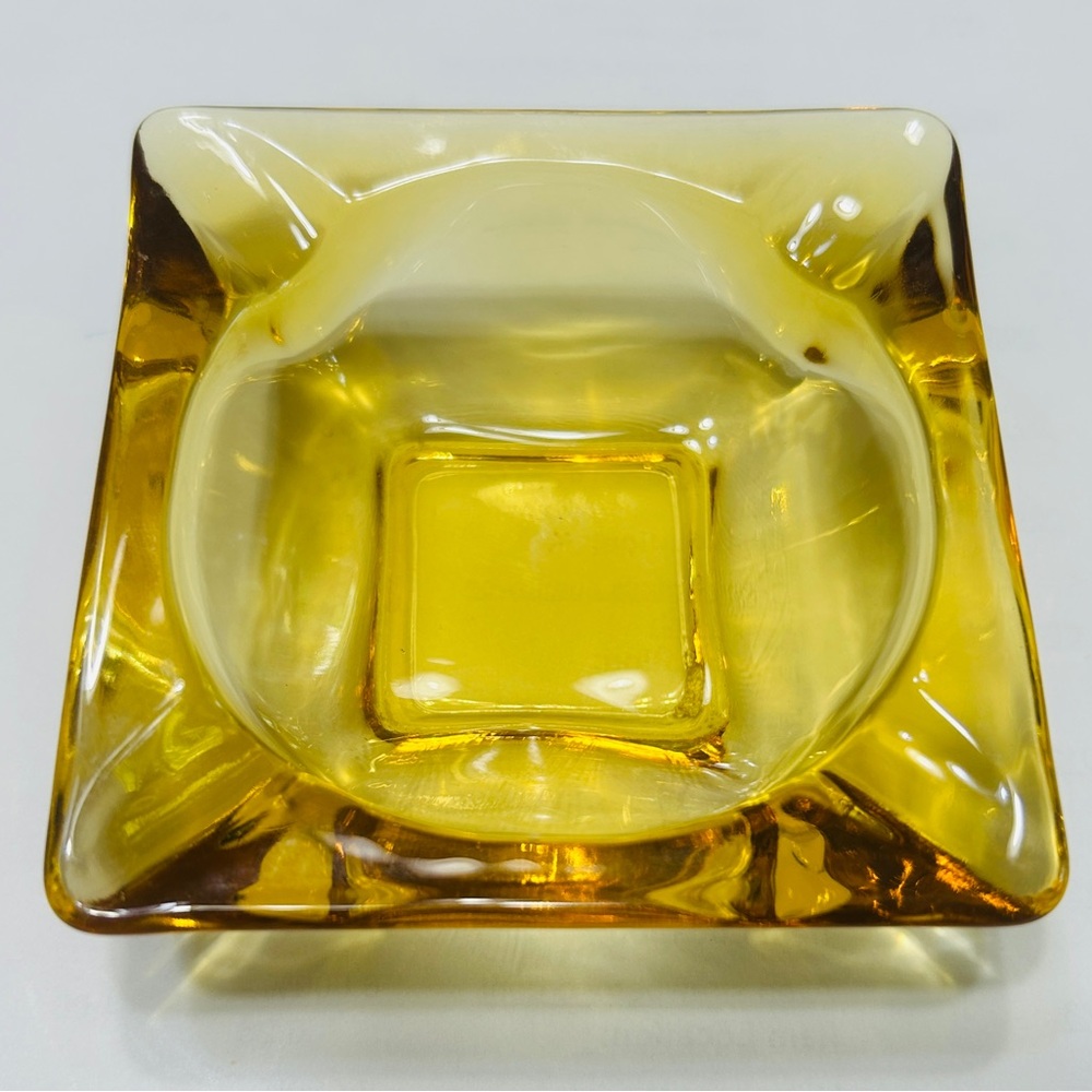 Vintage ashtray, MCM, amber color. Measures approximately 4” by 4”. - Picture 3 of 3